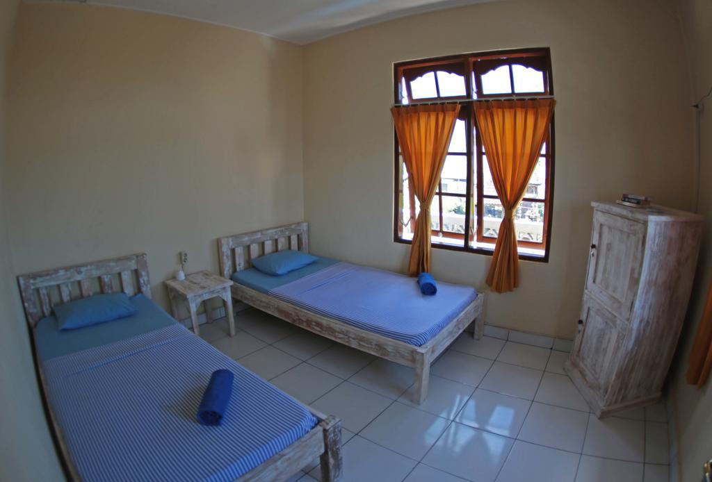 Hotel Surfers House Kuta Lombok Pokoj fotografie